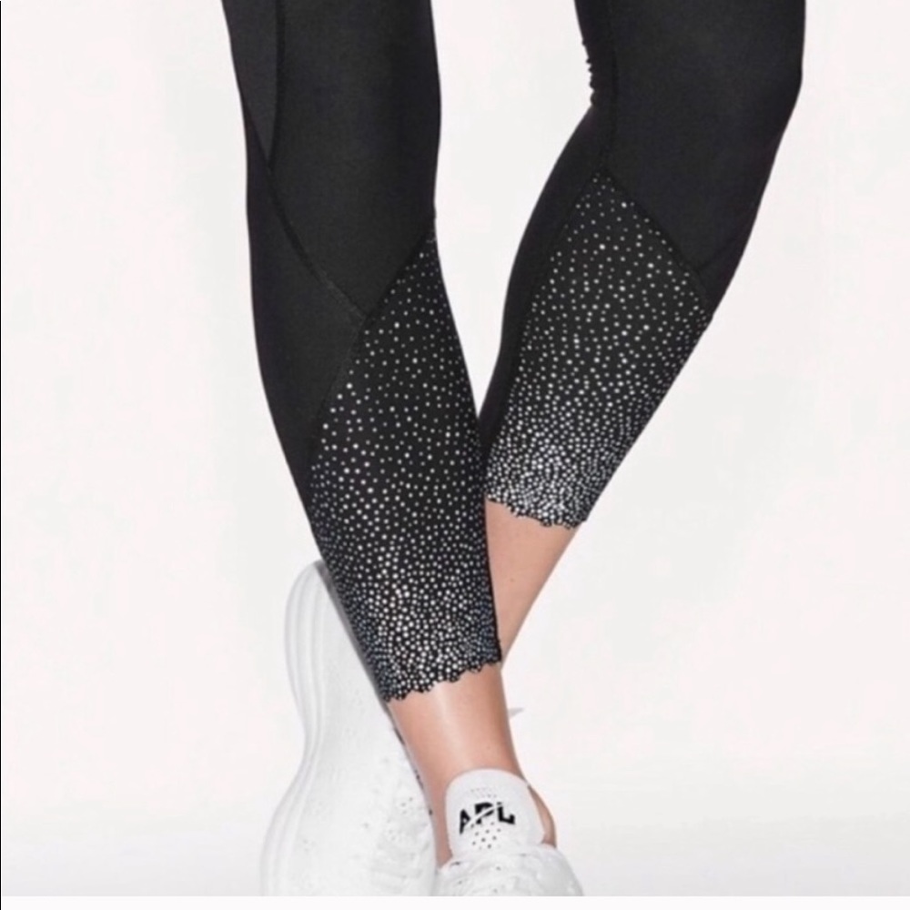Lululemon Tight Stuff Scalloped Hem Leggings